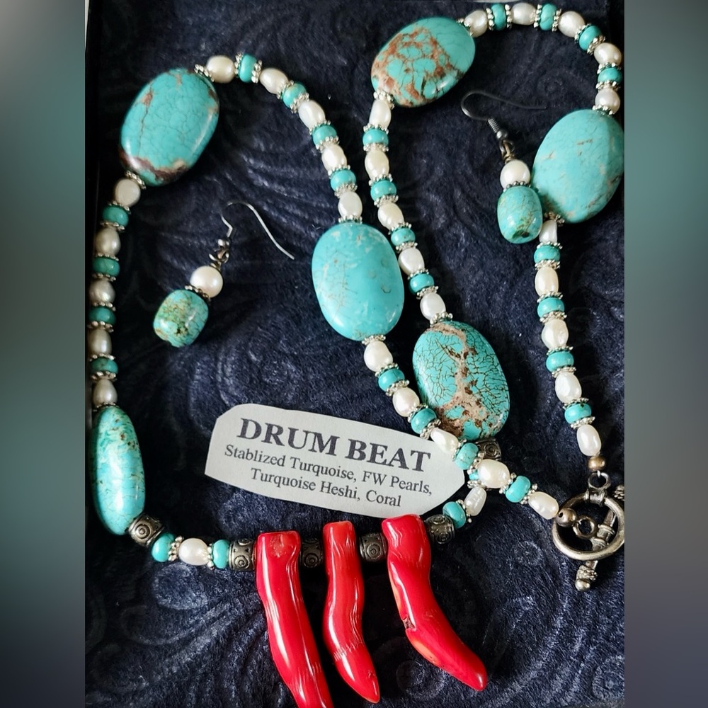 Beautiful Drum Beat Turquoise Earrings & Necklace Set